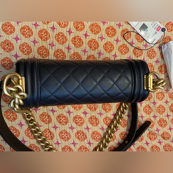 Chanel Classic Quilted Boy Bag Small Grey - Picture 6 of 14